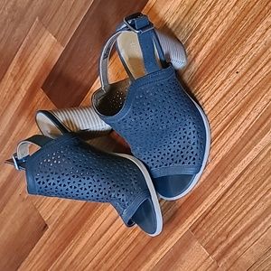 Women's open toe block heeled sandals